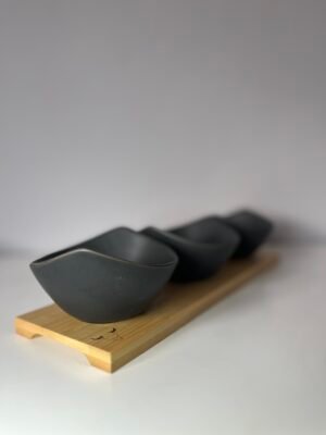 Set 3 Bowls de Cerámica + Bandeja de Bamboo
